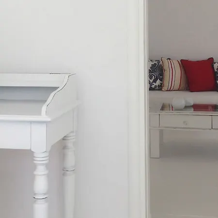 Отель Seaside By Belvedere